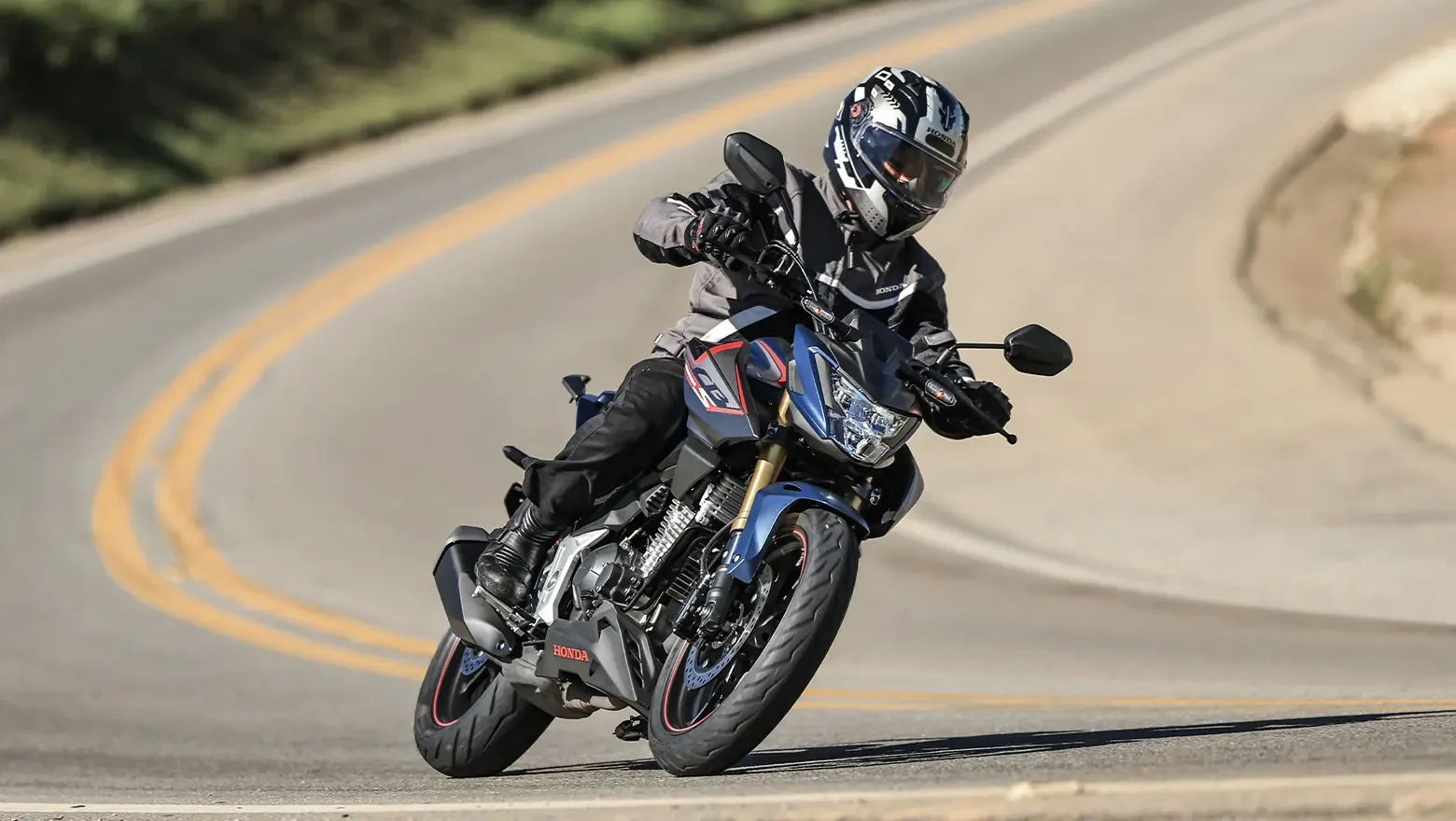 CB 300F Twister S - foto 1