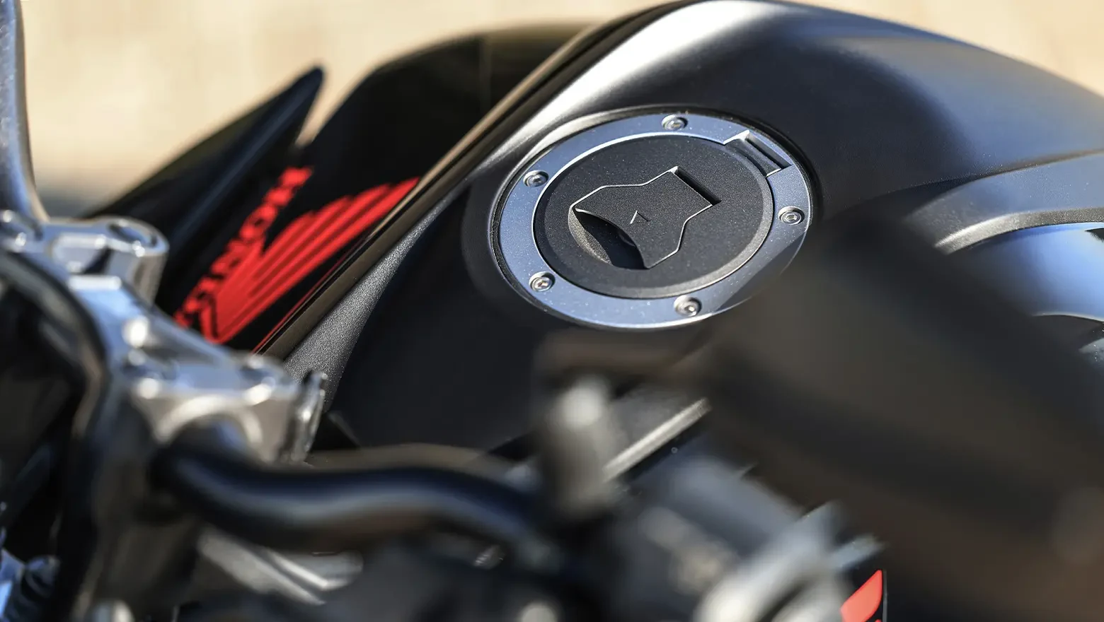 CB 300F Twister S - foto 9