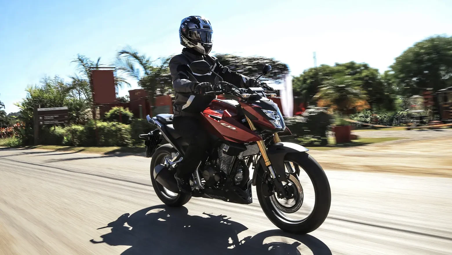 CB 300F Twister - foto 4